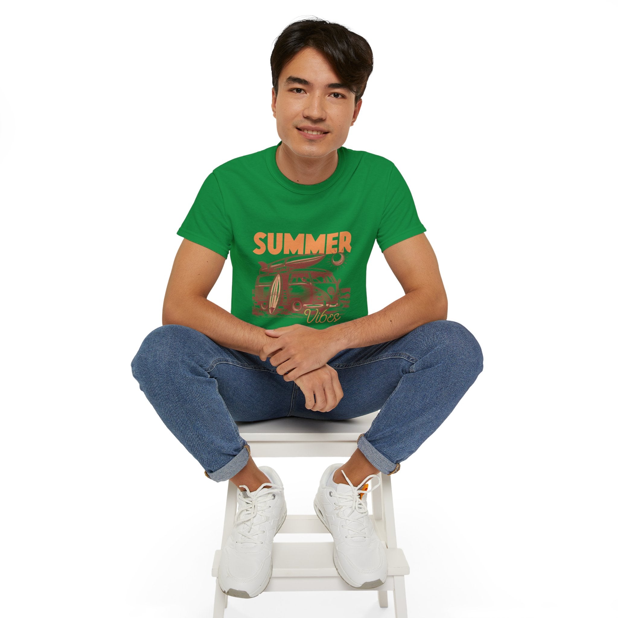 Vintage Summer Beach : Summer Vibes t-shirt