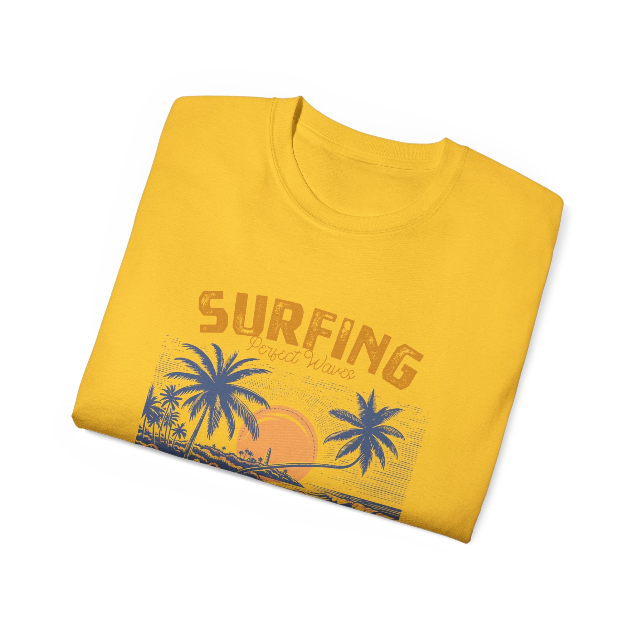 Vintage Summer Beach : Surfing t-shirt