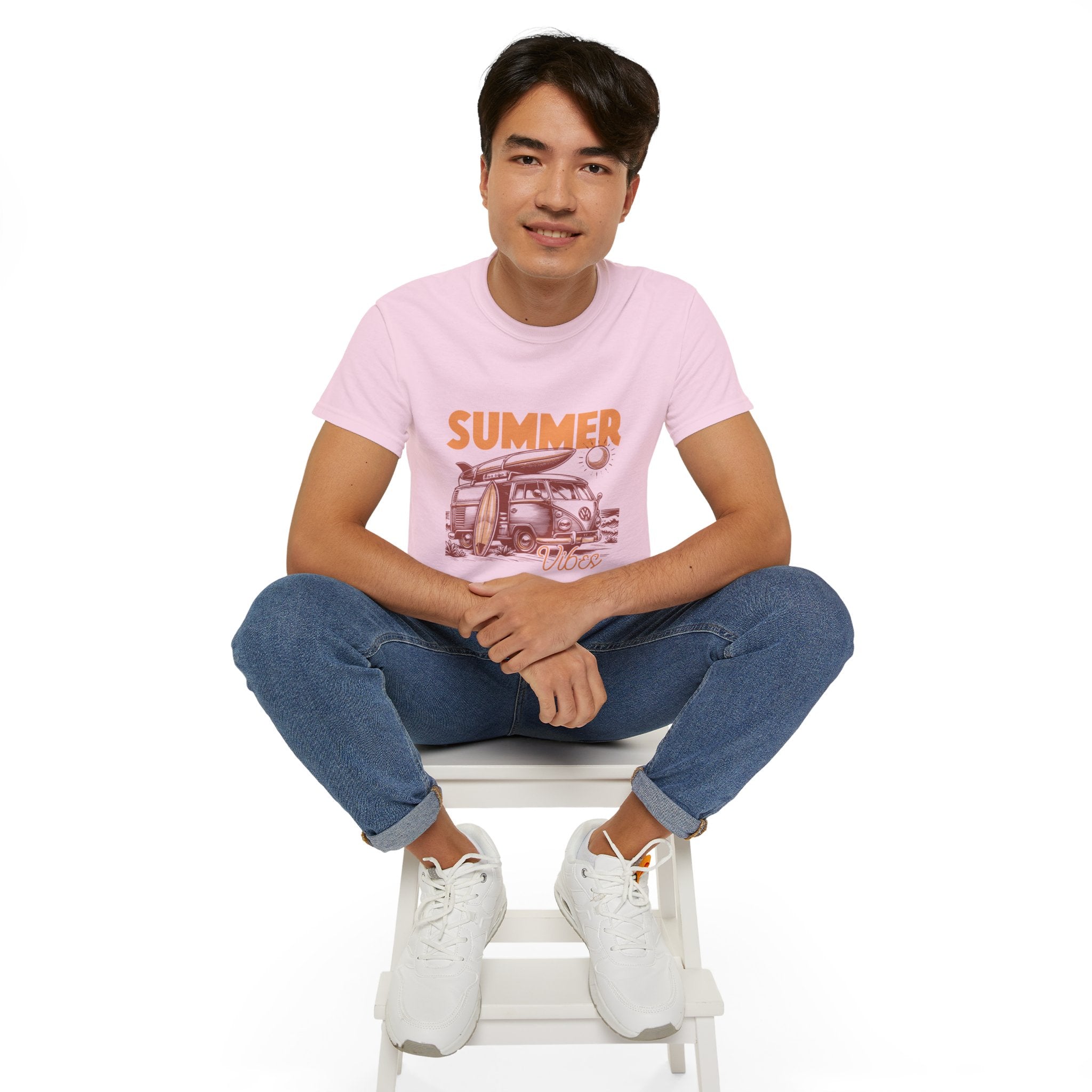 Vintage Summer Beach : Summer Vibes t-shirt